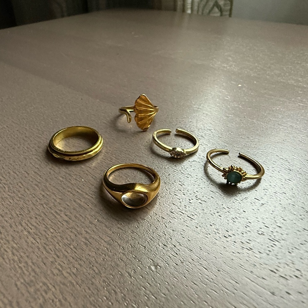 Mix & Match, 5 Gold Rings - Picture 4 of 5